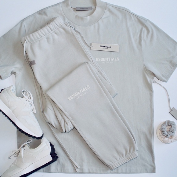 FEAR OF GOD ESSENTIALS Wheat Sweatpants - Picture 1 of 5